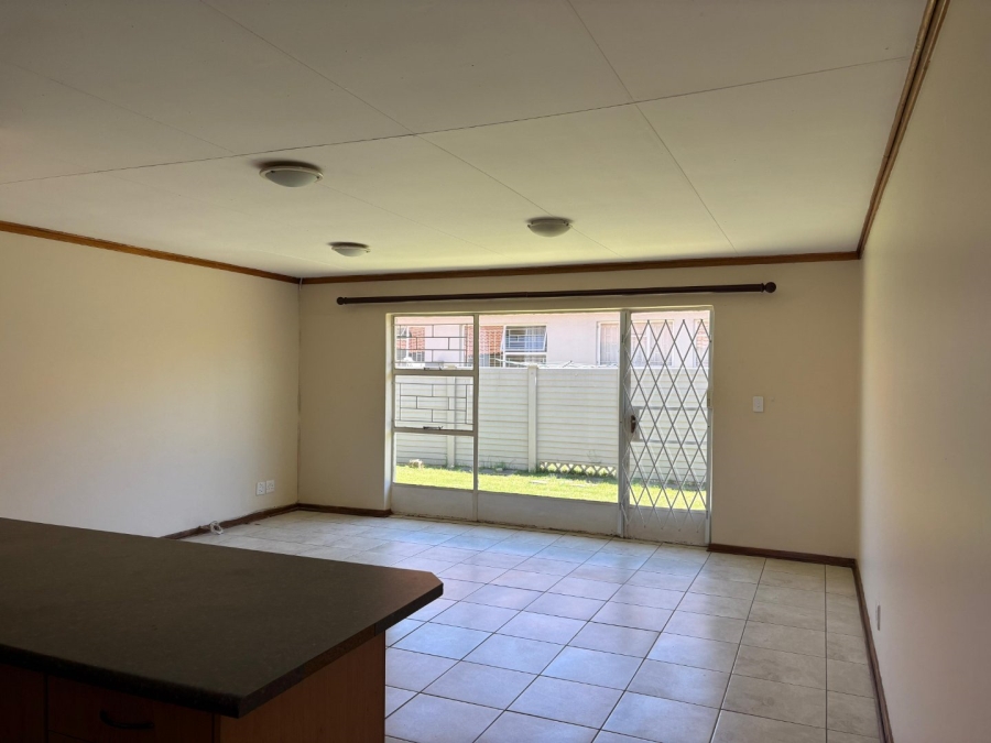2 Bedroom Property for Sale in Langenhovenpark Free State